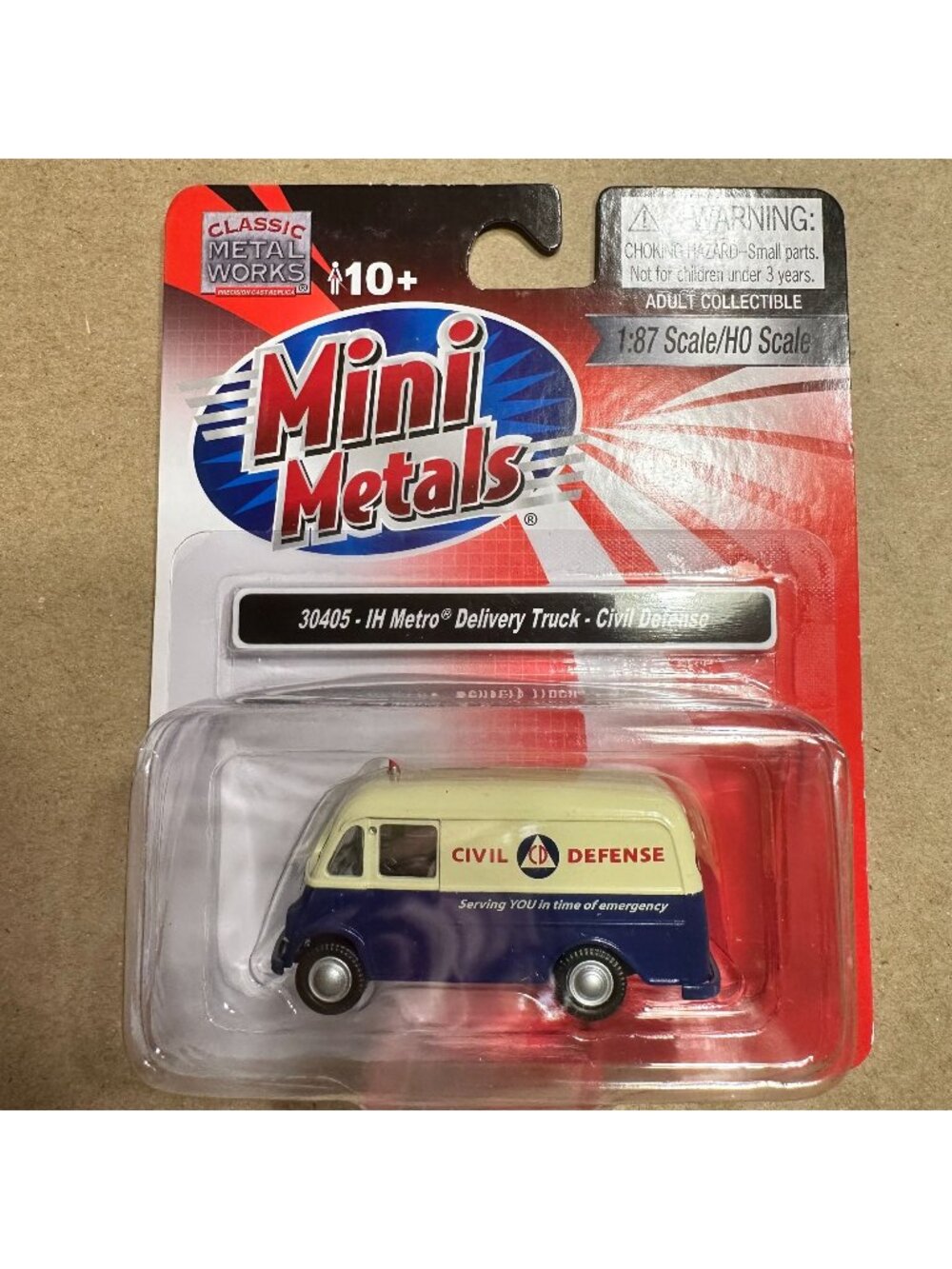 Classic Metal Works Mini Metals 1:87 Scale IH Metro Civil Defense Truck Collecti